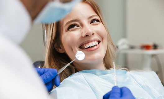 Maintaining A Beautiful Smile: How Family And Cosmetic Dentistry Work Together